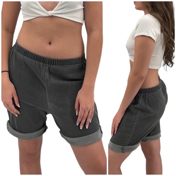 Vintage Pants - Vintage Women's Pull-On Casual Shorts Faded Black Dark Gray Made in USA | Medium